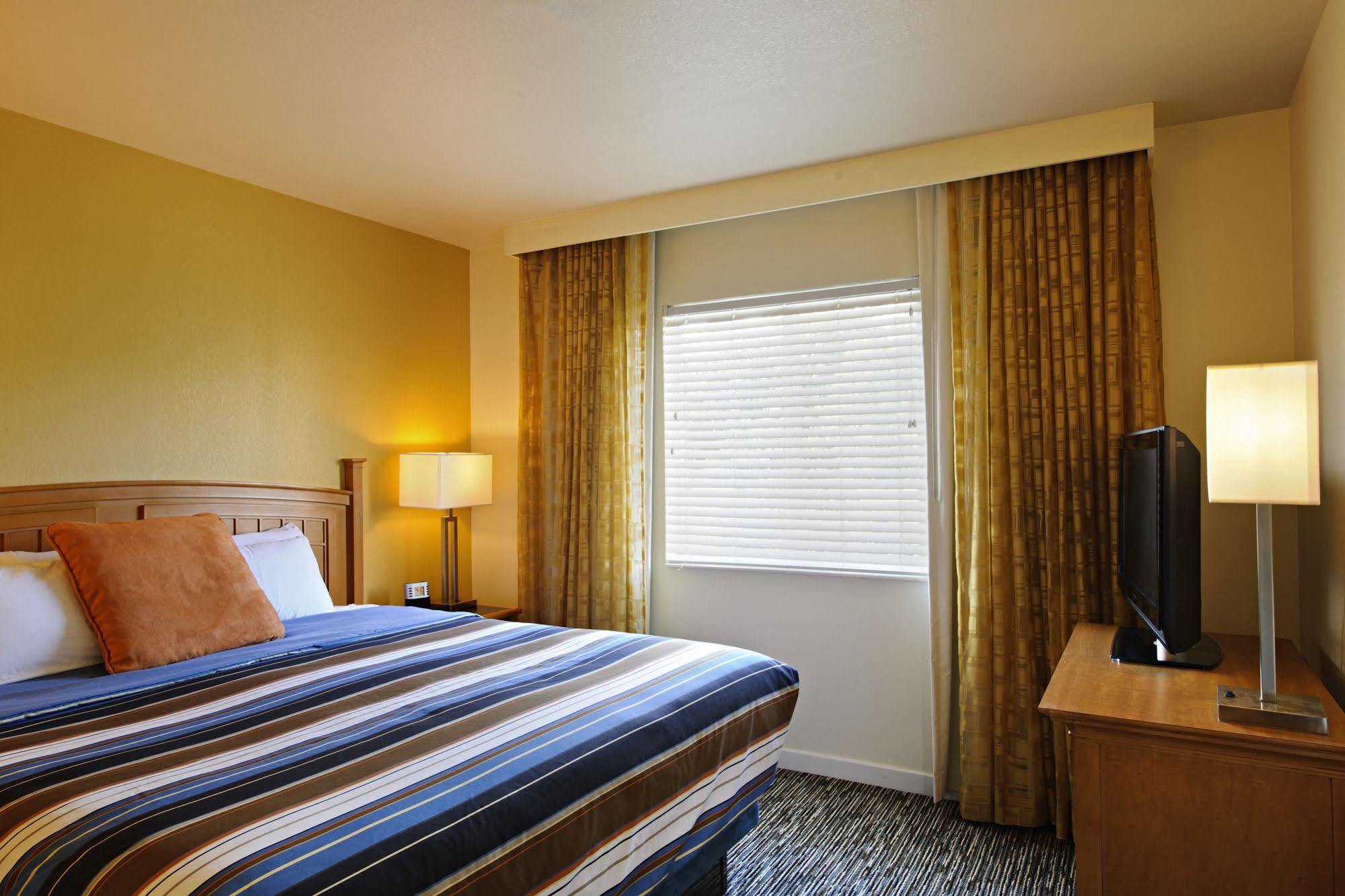Отель Hyatt House Уайт-Плейнс Экстерьер фото